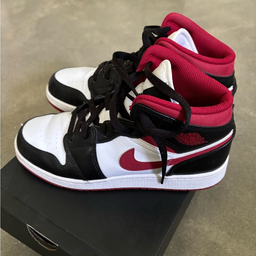 Jordan mids